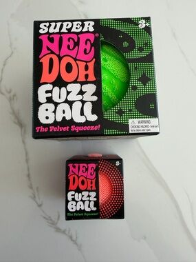Super NeeDoh Fuzz Ball bundle of 2!